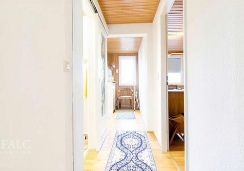 Flur DG - (KI generiert)