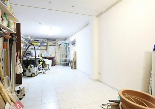 Werkzeugraum - (KI generiert)