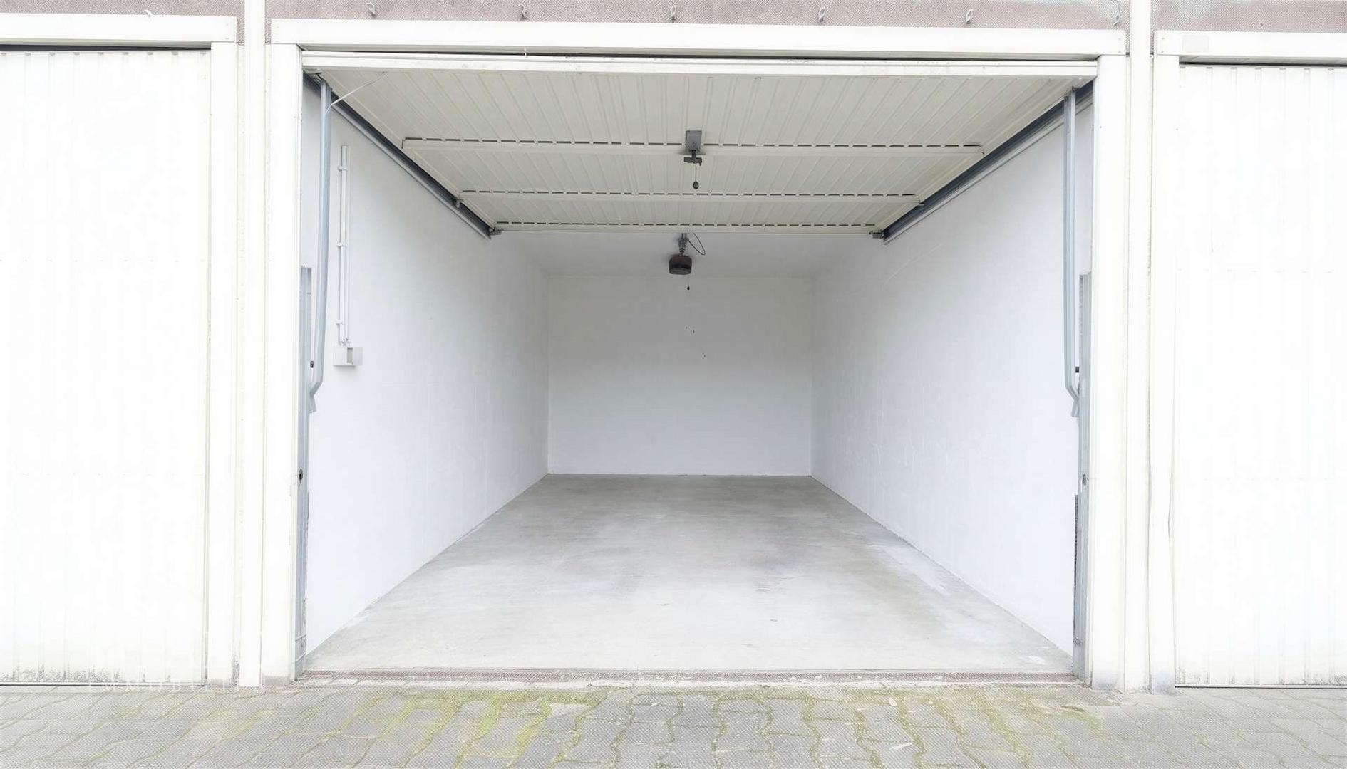 Garage - (KI generiert)