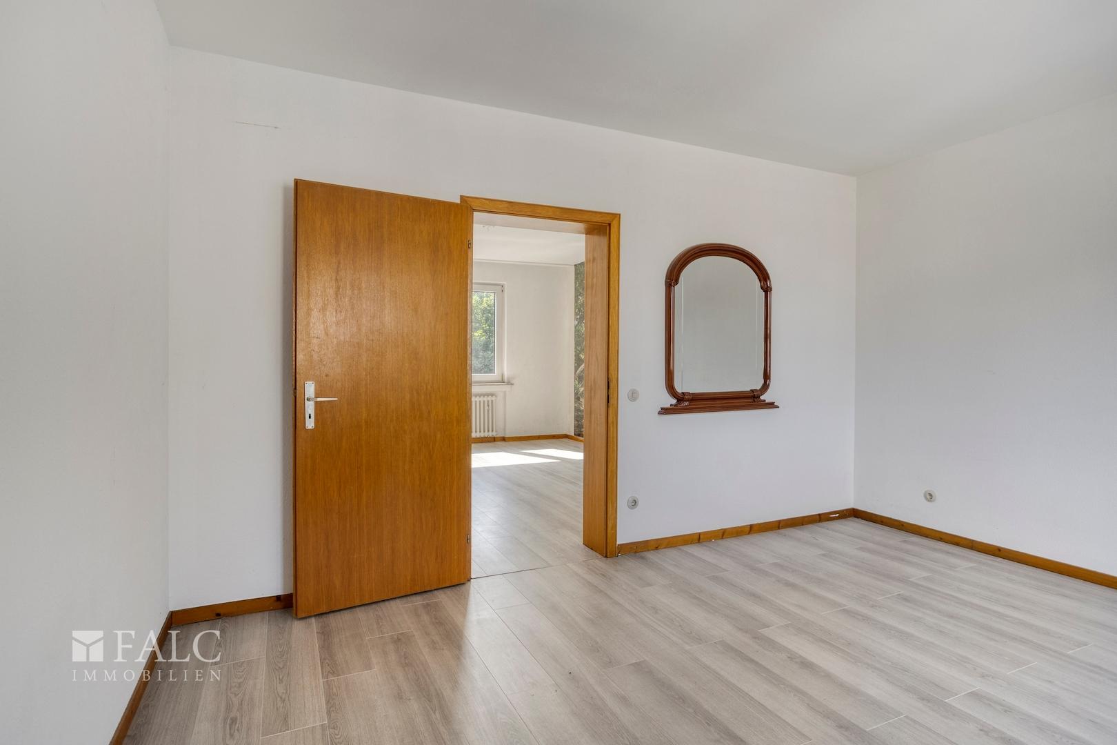 2 OG. links, Wohnzimmer