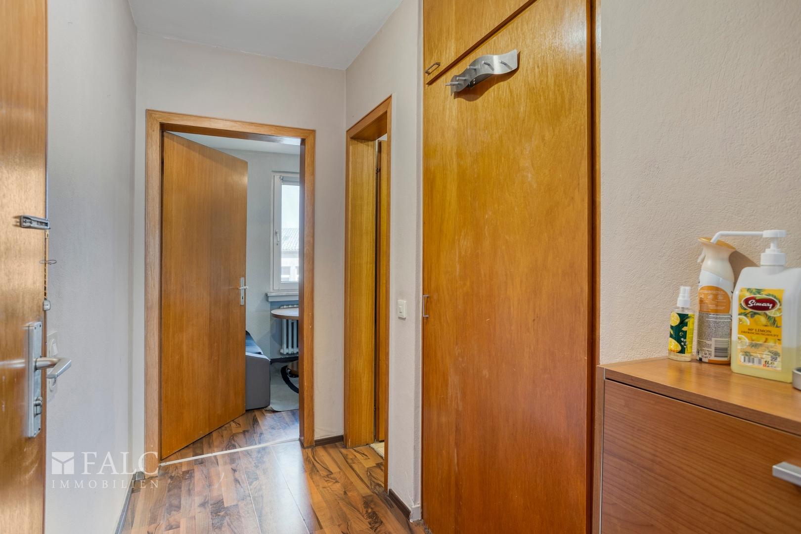 2 OG. rechts, Flur