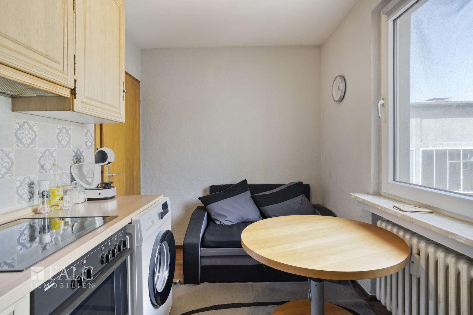 2 OG. rechts, Wohnzimmer+Küche 