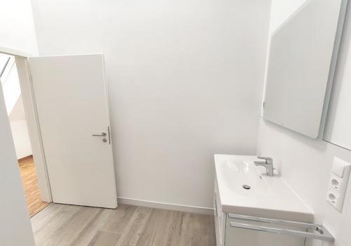 DG: Bad mit Dusche Bild 5