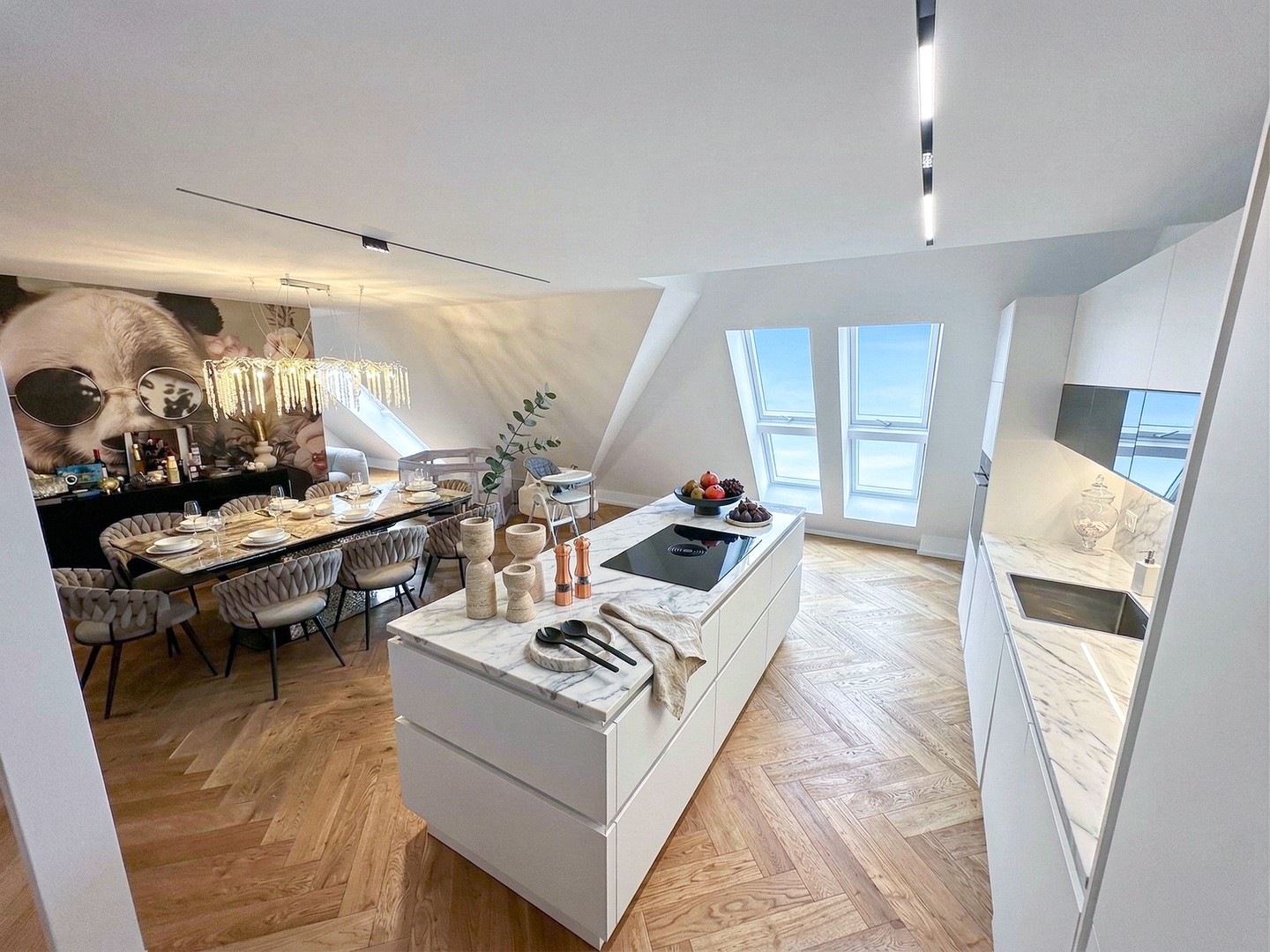 Küche- und Essbereich