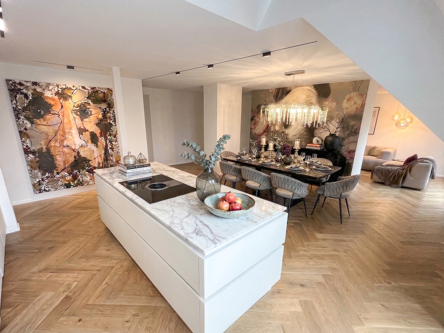 Küche- und Essbereich