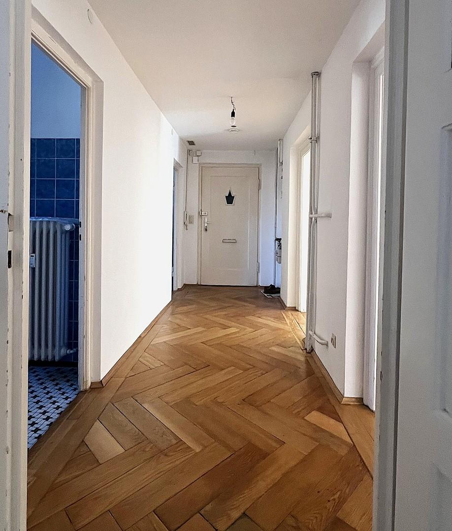 Flur -> Eingangstür