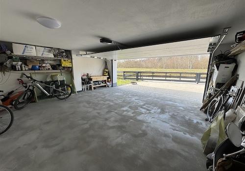 Große Doppel-Garage