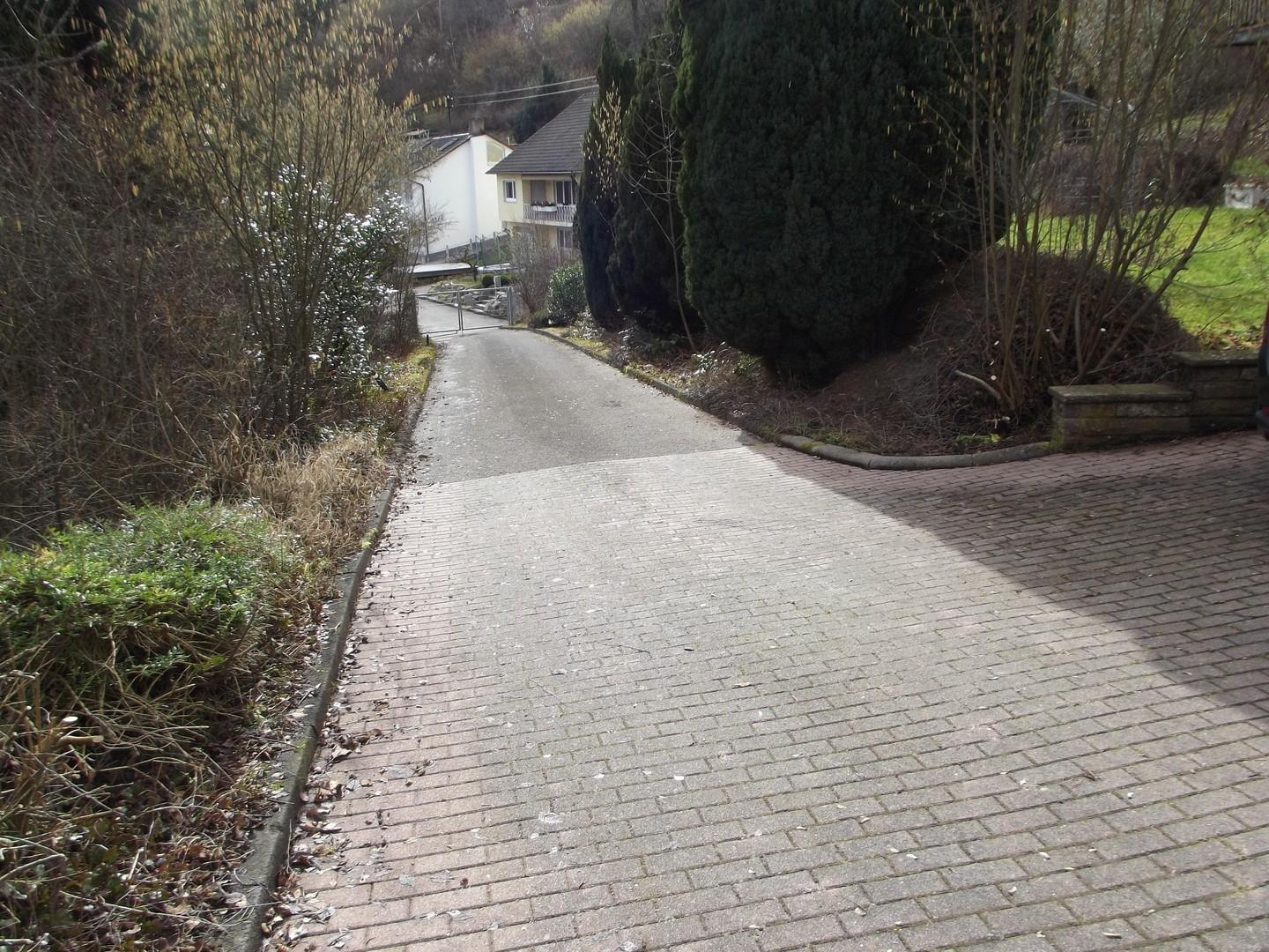 Untere Zufahrt