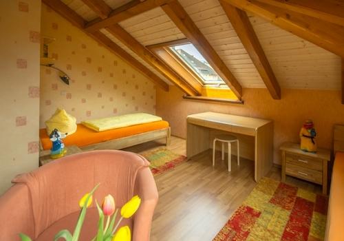 Schlafen 2 im Dachgeschoss (2)
