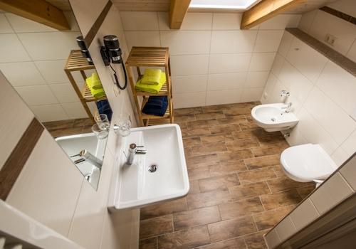 Bad 2 im Dachgeschoss (1)