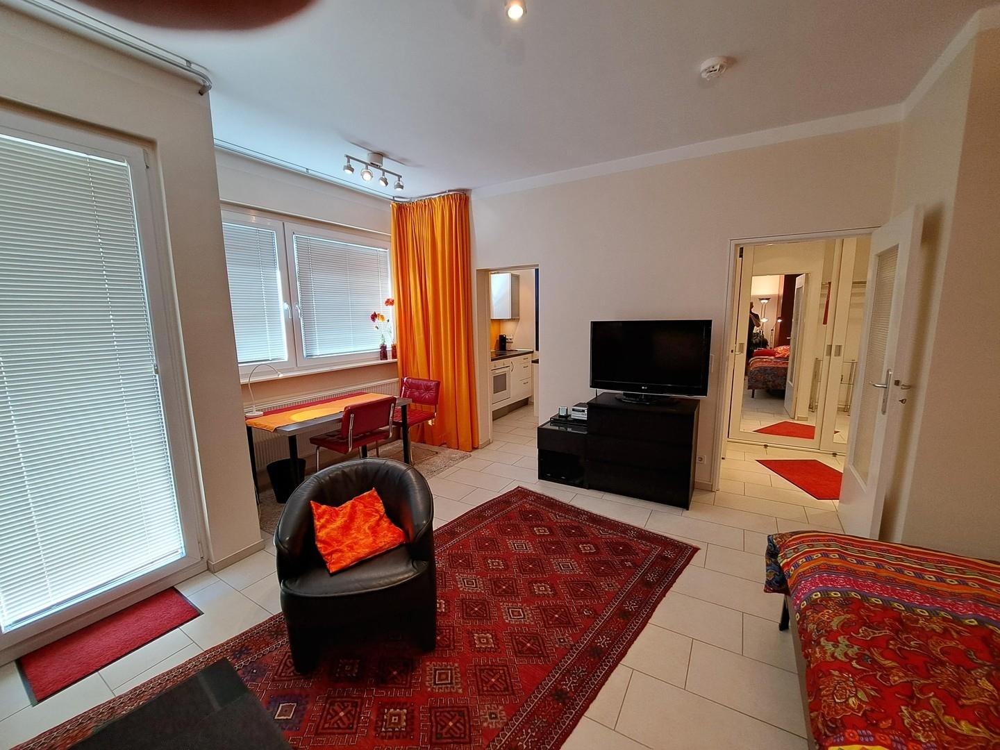 Blick zur Küche und zum Flur