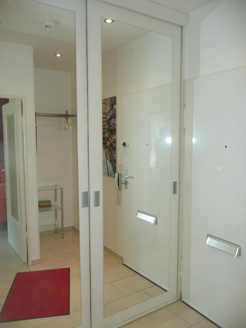 Großer Wandschrank im Flur