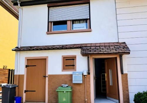 1 Front links Kellereingang-