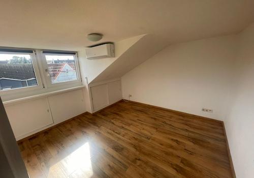 Wohnzimmer - Raumansicht Eingang leer