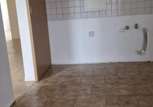 Platz in der Küche mit Balkon