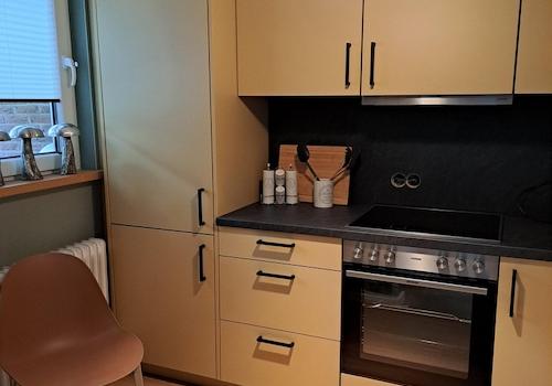 Einbauküche mit Fenster