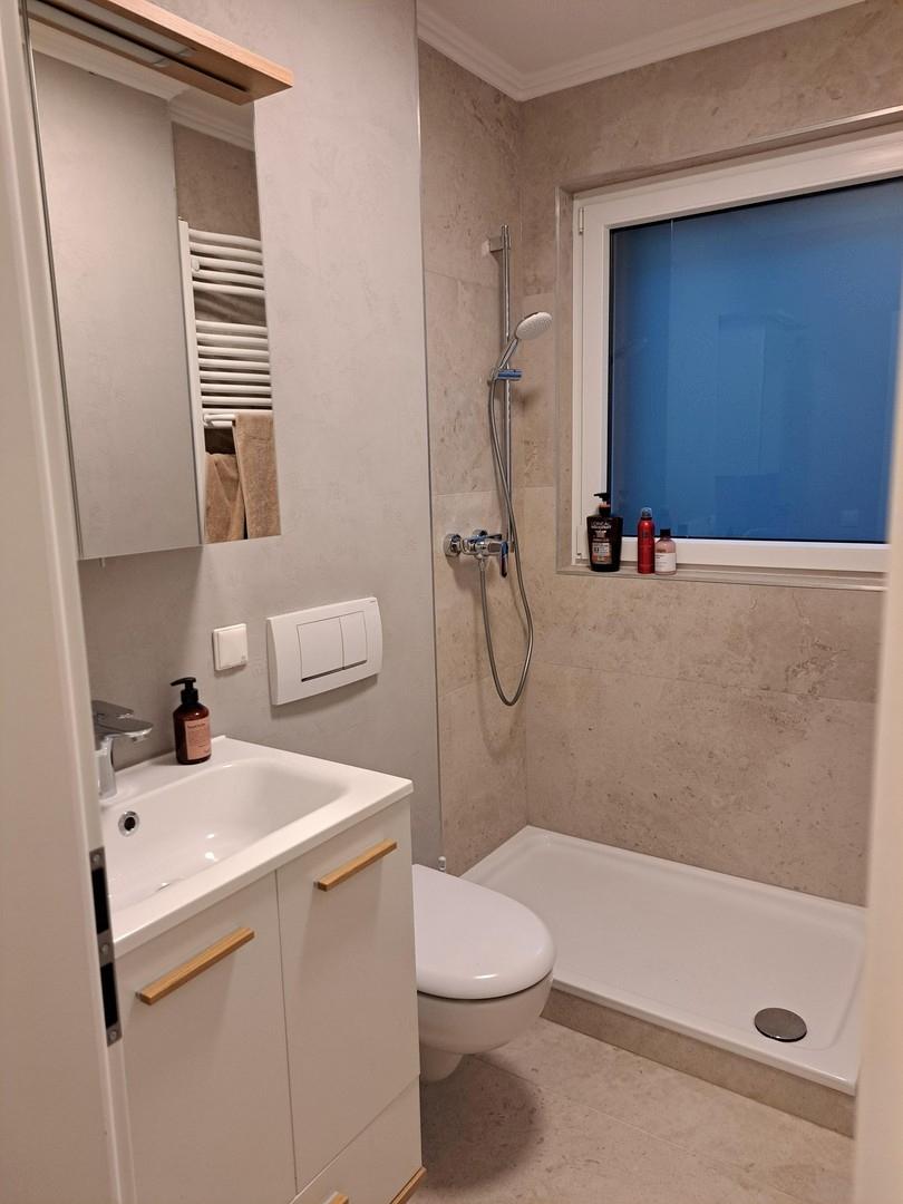 Bad mit Einbaumöbel 