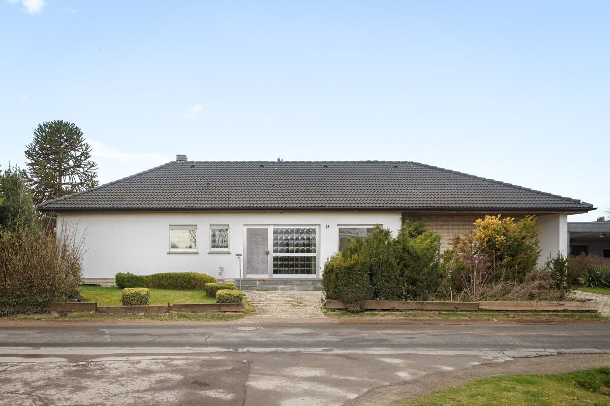 Der Blick von der Straße