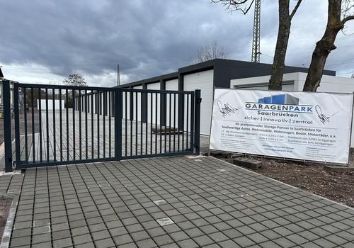 Einfahrt GaragenPark SB