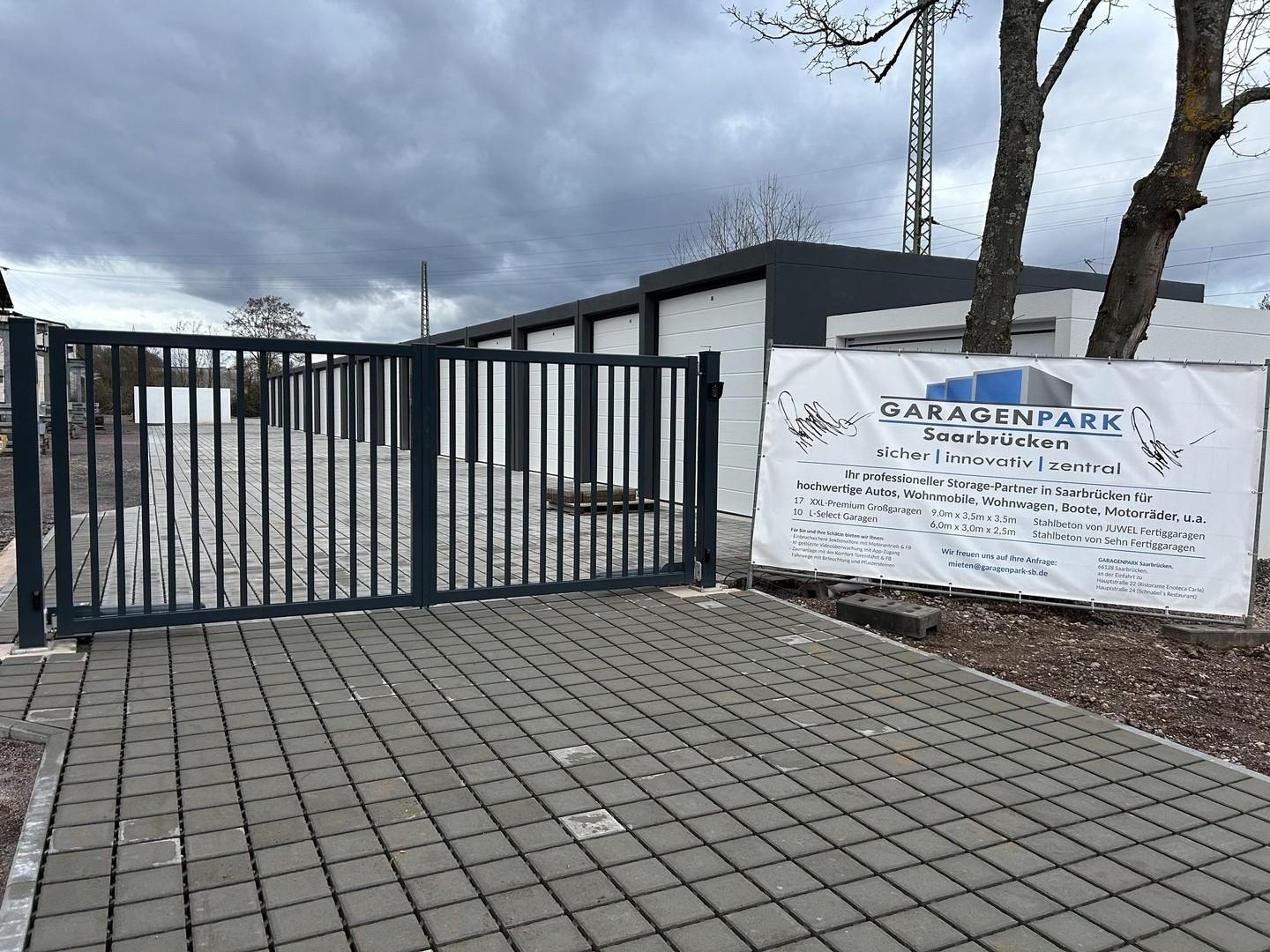 Einfahrt GaragenPark SB