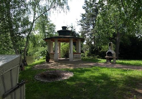 Pavillon, Grill-Feuerplatz