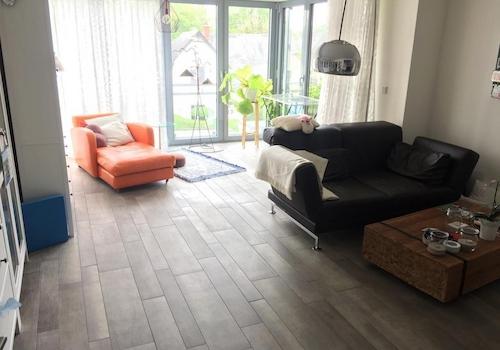 Wohnstube gen Süden mit Balkon