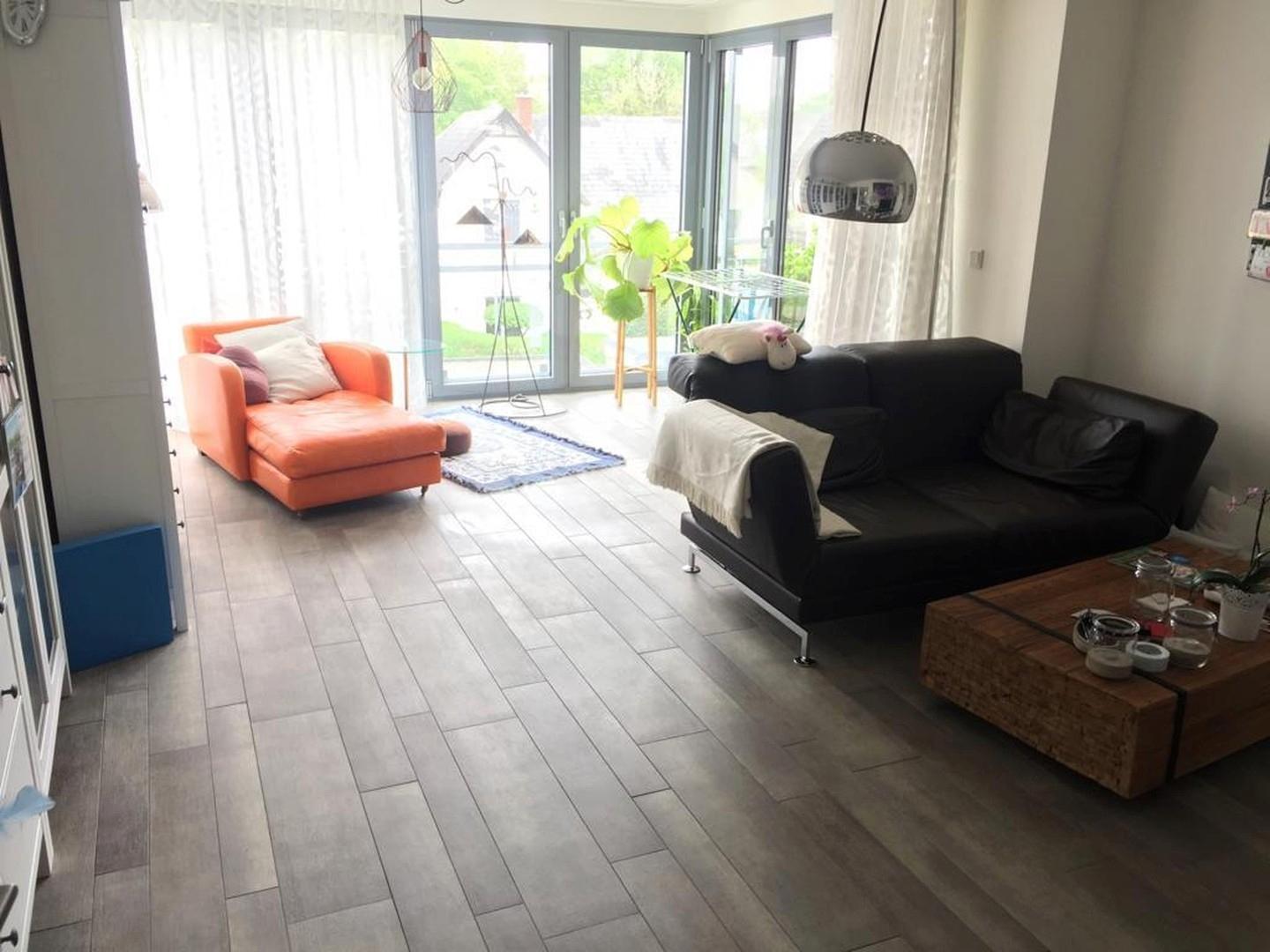 Wohnstube gen Süden mit Balkon