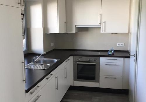 Küche mit Speisekammer