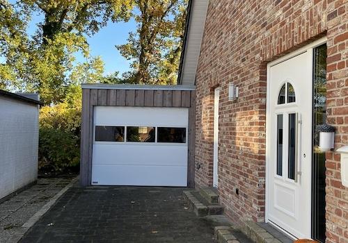 Auffahrt mit Garage