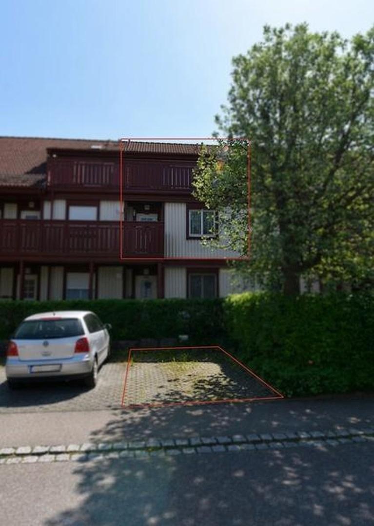 Außenseite Nord mit Stellplatz