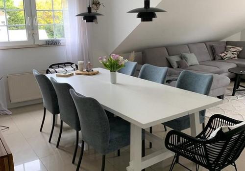 Wohnzimmer-Essbereich 