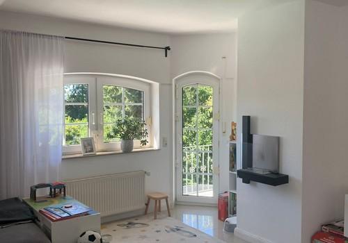 Wohnzimmer+Zugang Balkon