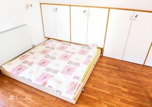 Ausziehbares Gästebett