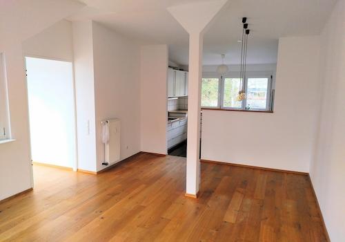 Wohnzimmer, Blick --> Küche