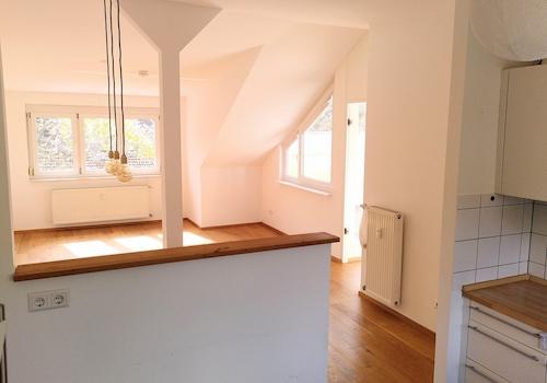 Aus Küche ins Wohnzimmer