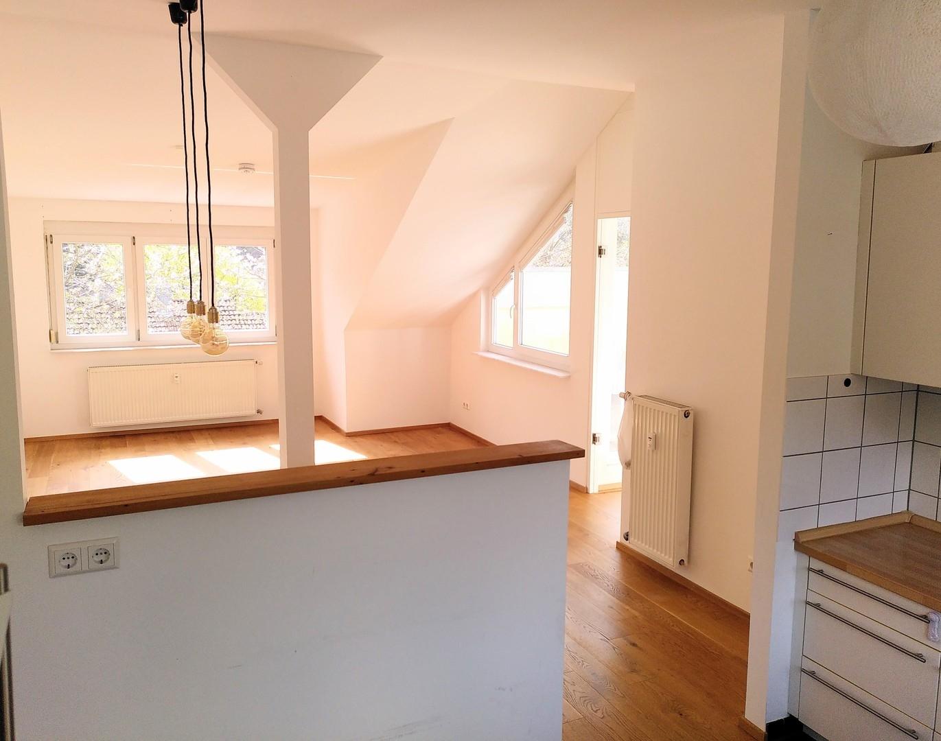 Aus Küche ins Wohnzimmer