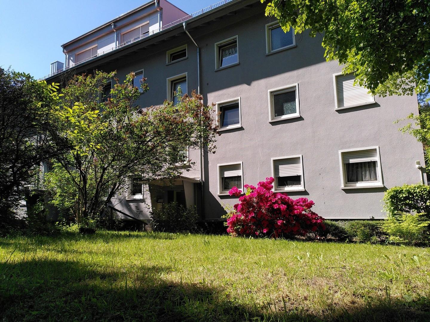 Außenanlage Frühsommer