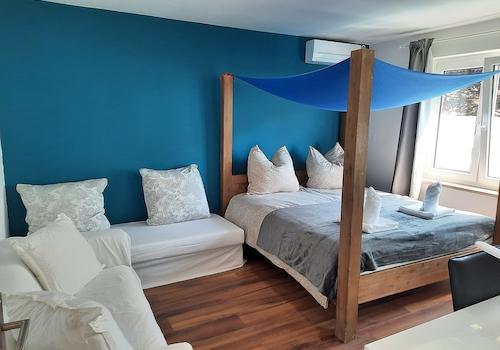 1. Schlafzimmer - Sofabett