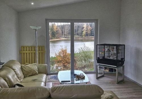 Wohnzimmer mit  Seeblick