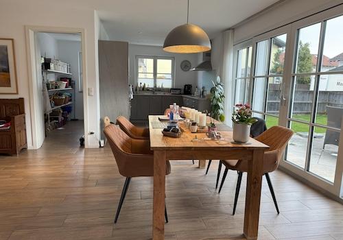 Wohnzimmer mit Essplatz