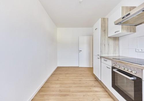 Küche mit Platz für kl. Tisch