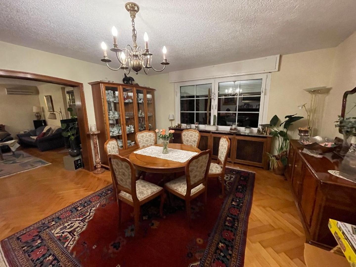 Esszimmer, hinten Wohnzimmer