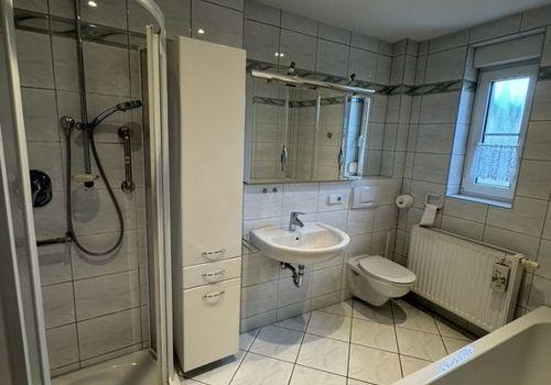 B9739342-C097-493A-B217-D62A76F15466_1_105_c