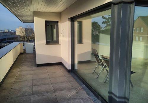 12 Balkon (W Blick N)