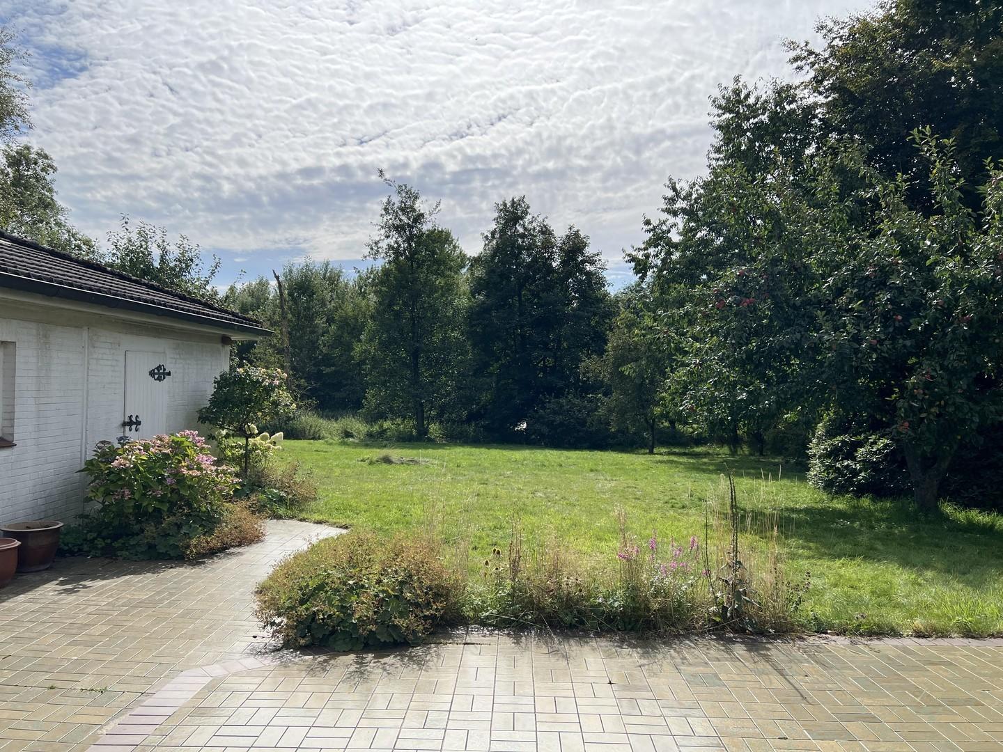 Terrasse mit Gartenblick