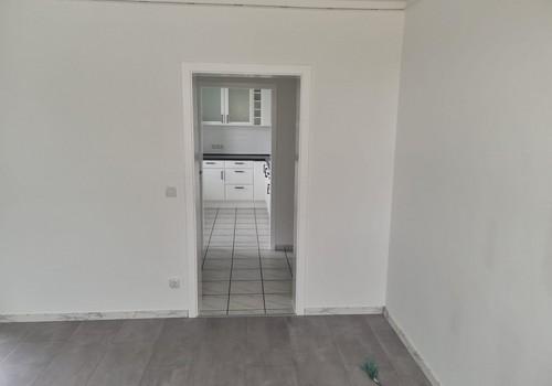 Wohnzimmer mit Blick Küche