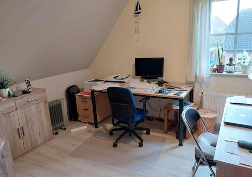Arbeits/Schlafzimmer 2 Woh. b