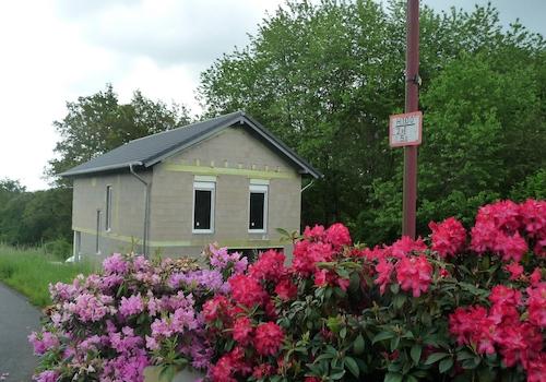 Straßenfront mit Südblick