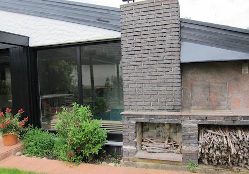 Außenkamin mit Grill