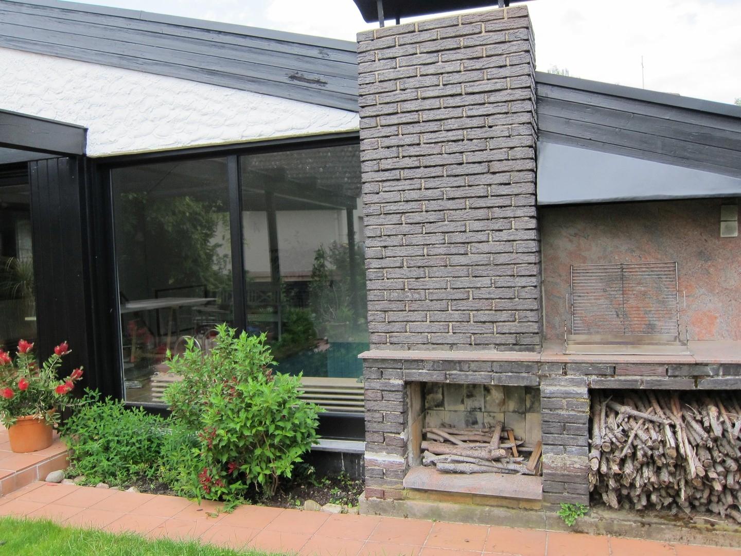 Außenkamin mit Grill